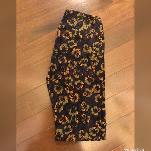 Lularoe OS Purple Floral Leggings